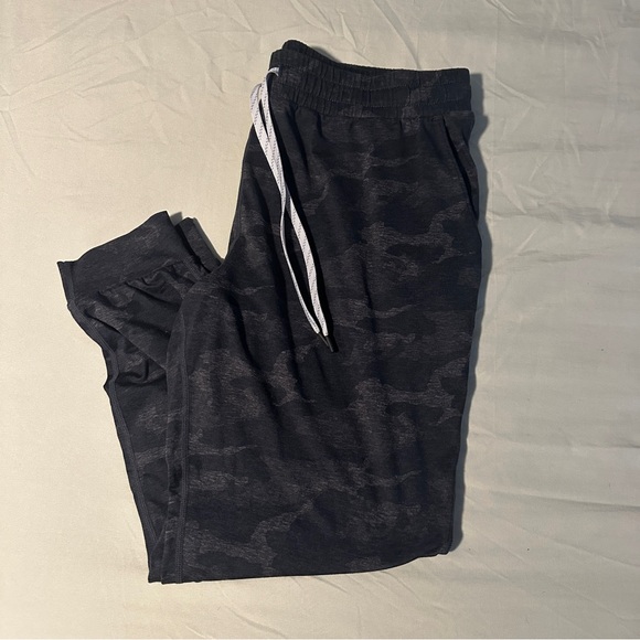 Kirkland Ladies Jogger Pants - Picture 2 of 3